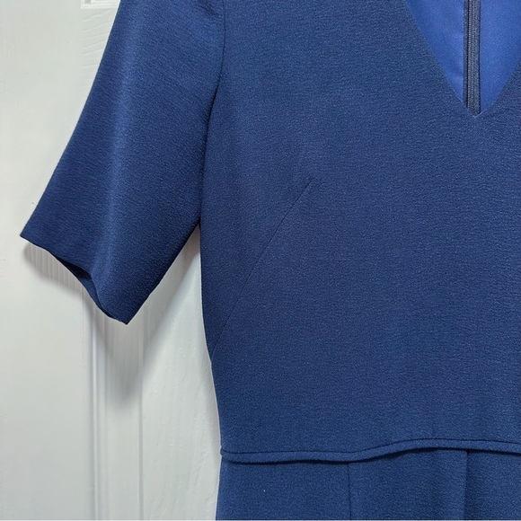 Gal Meets Glam Edith V-neck Fit & Flare with Pockets Midi Dress Navy Size 4 - Picture 5 of 9